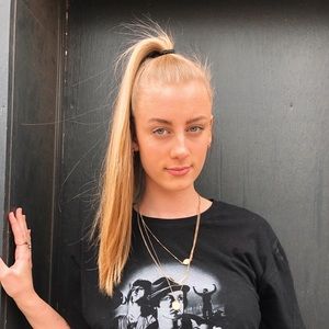 Meet your Posher, Ava